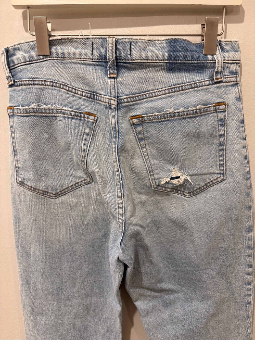 Abercrombie & Fitch Sz 29/8R Ankle Straight Ultra High Rise Light Wash - Picture 6 of 7